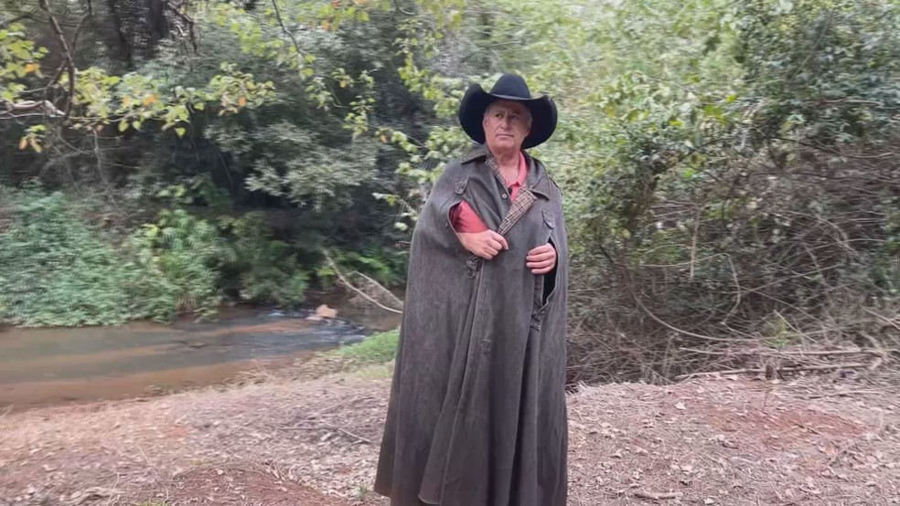 Caminhada pelo Sítio-Escola em Mineiros do Tietê termina em riacho — Foto: Paulo Piassi/g1