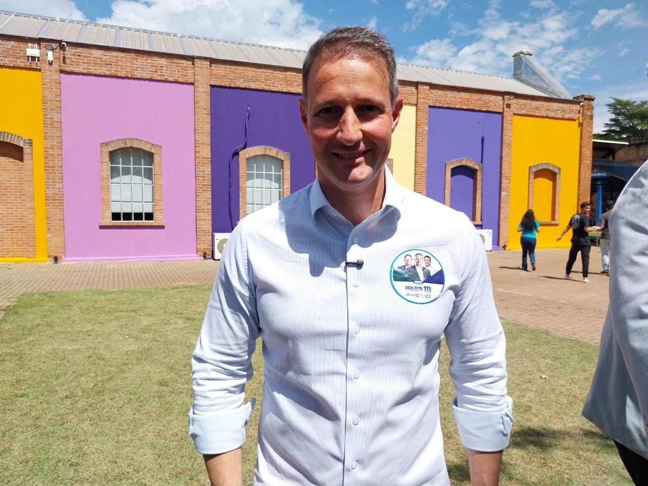 Guilherme Derrite chega para votar na Zona Oeste de São Paulo