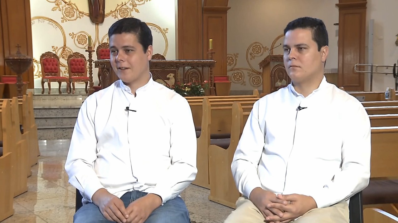 Padres gêmeos descobrem autismo ao mesmo tempo, no Paraná