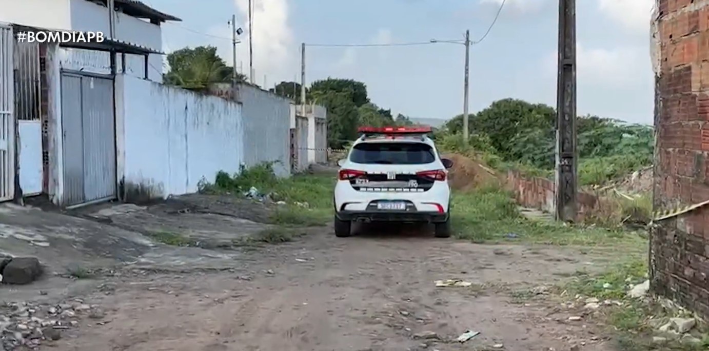 Jovem é encontrado morto com marcas de tiros, em João Pessoa