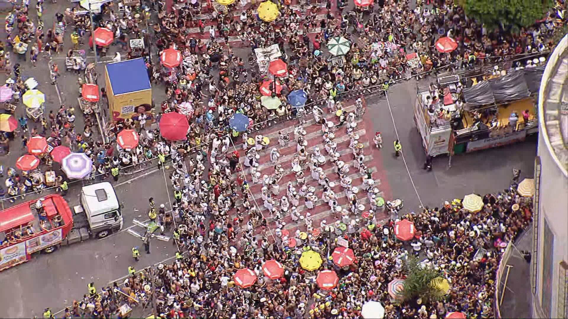 BH vista do céu na segunda-feira de carnaval: galeria de fotos mostra multidão nas ruas