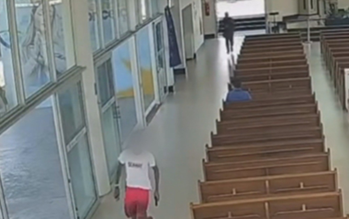 Suspeito em fuga invade Santuário de Nossa Senhora da Conceição e é perseguido por PMs dentro da igreja; VÍDEO