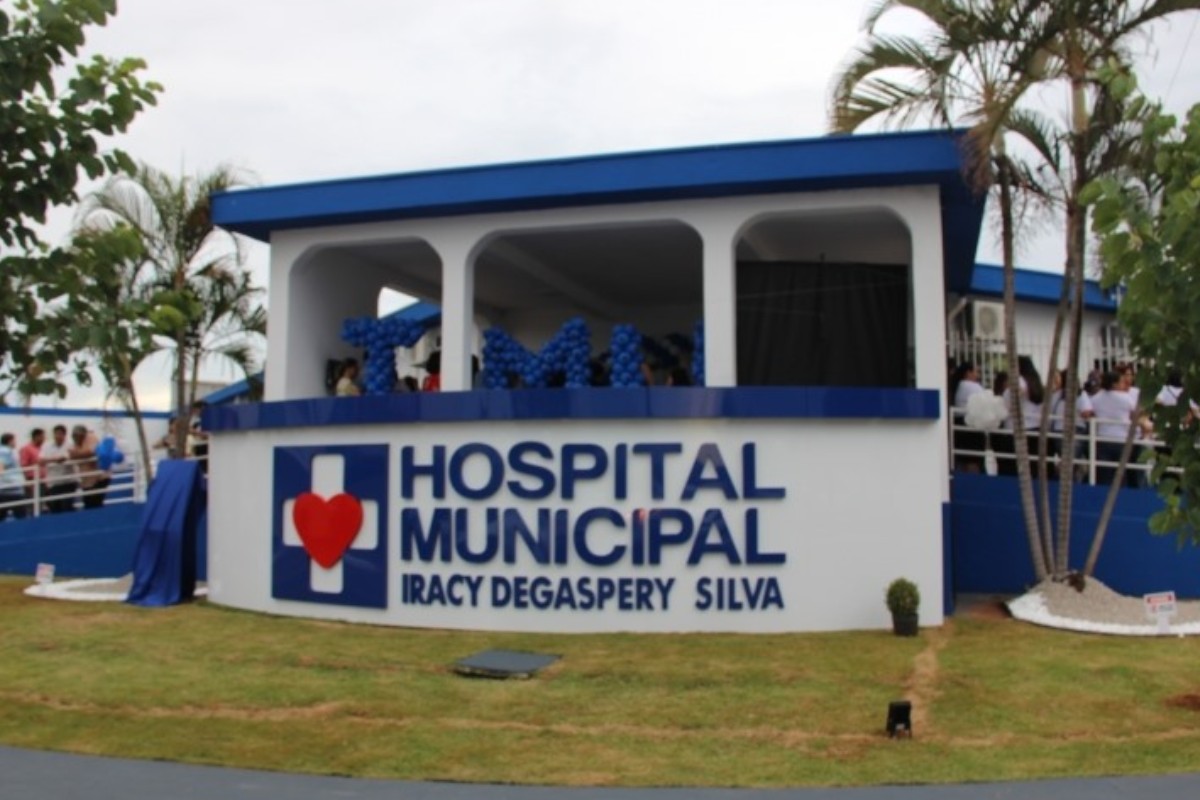 Mãe é presa suspeita de agredir filha de 10 anos com cabo de rodo em MT