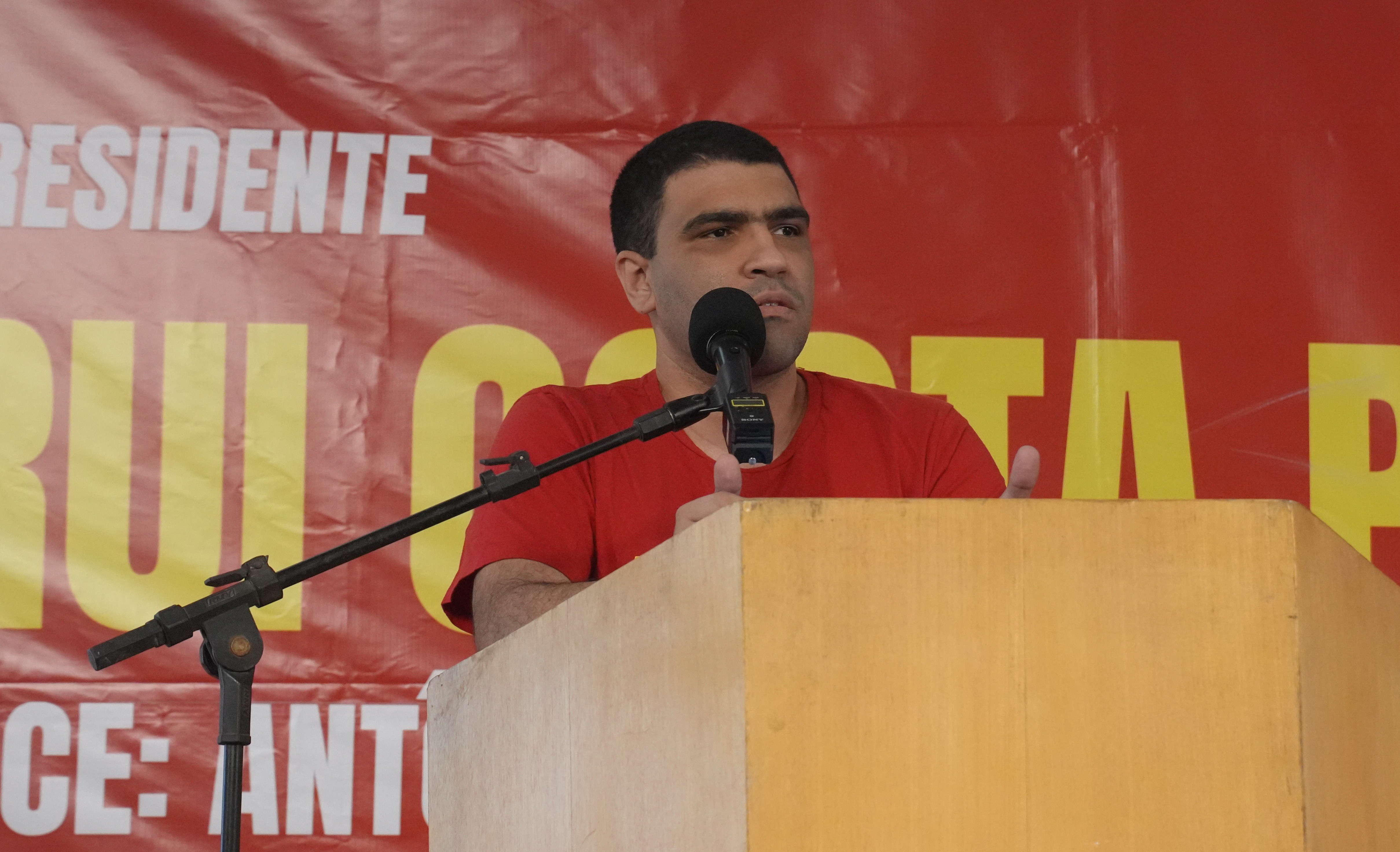 PCO lança Victor Assis como candidato ao governo de Pernambuco