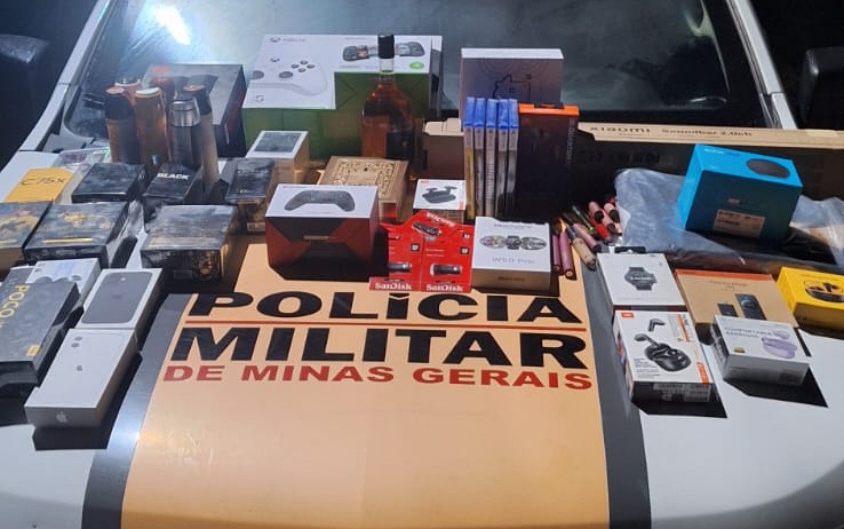 Cerca de R$ 20 mil em mercadorias são apreendidas durante operação na MGC-267, no Sul de Minas