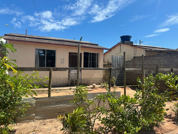Ana Cristina Neves de Medeiros, de 49 anos foi encontrada morta no quintal da casa do companheiro em Itapemirim, no Sul do Espírito Santo — Foto: Isabelle Oliveira/TV Gazeta