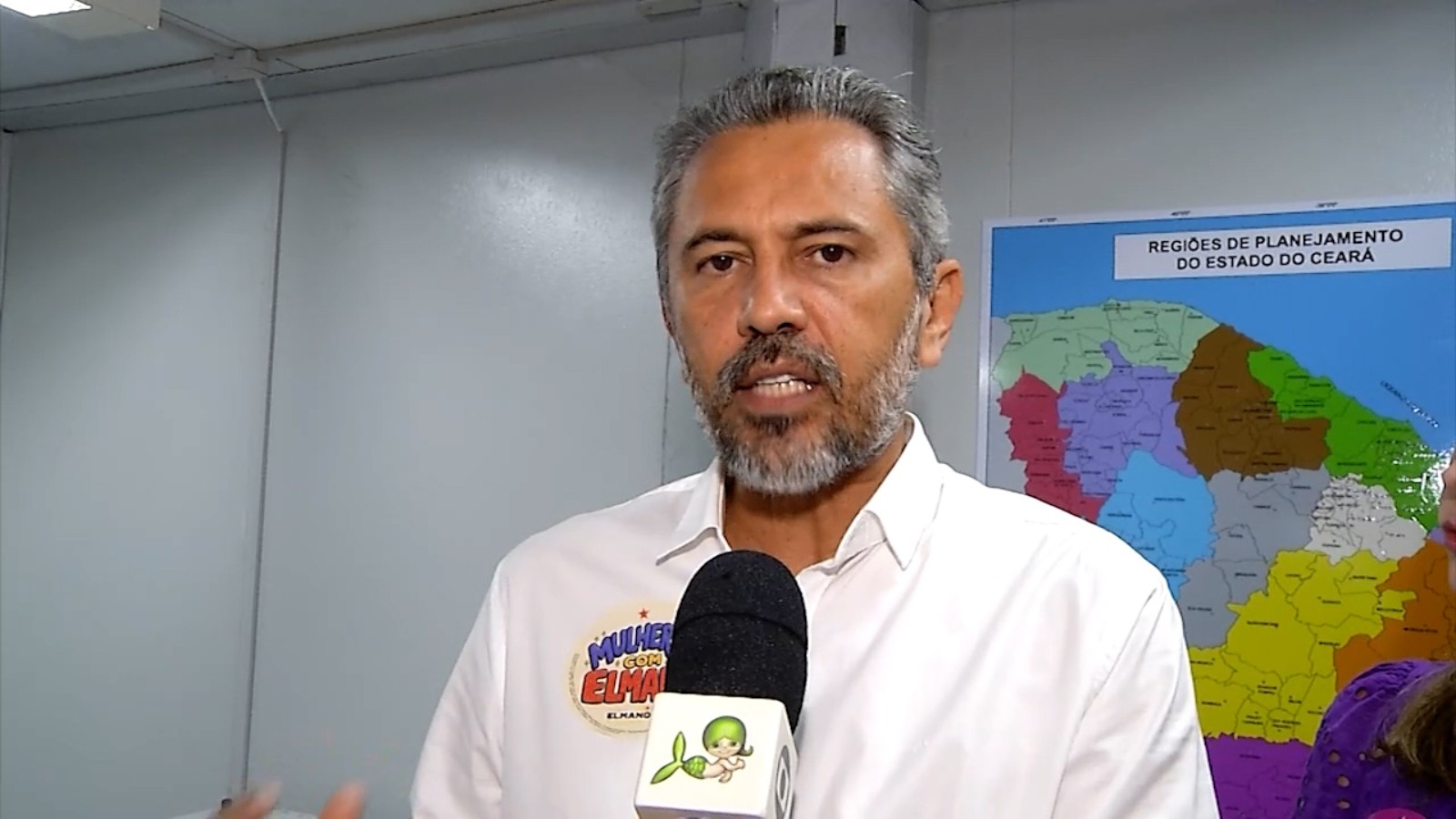 Elmano de Freitas promete linha de crédito especial para mulheres, com prioridade a vítimas de violência