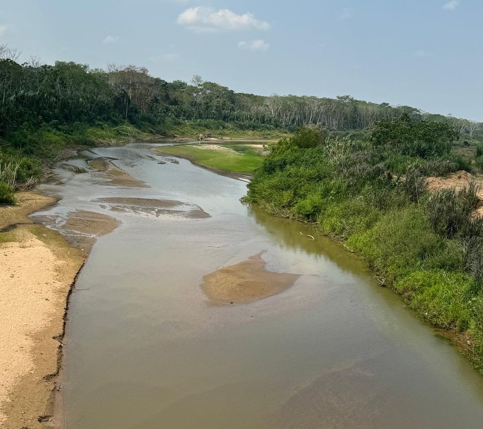 Rio Acre em Assis Brasil está praticamente seco — Foto: Arquivo/Defesa Civil de Assis Brasil