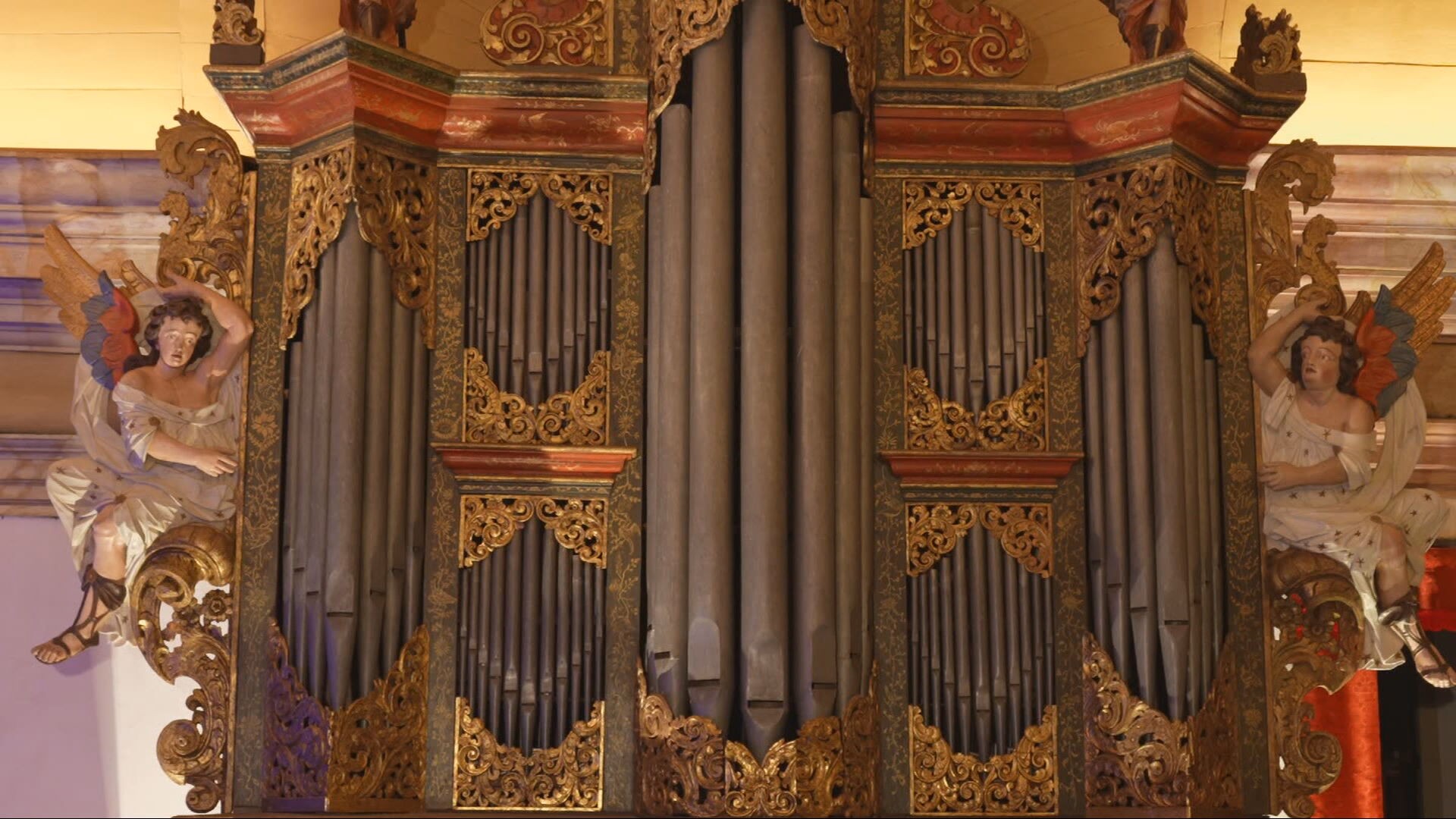 Órgão de quase três séculos volta a soar na Catedral de Mariana após anos de restauração