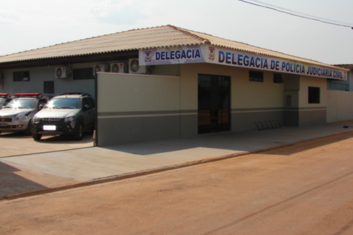 Homem é encontrado morto dentro de casa em MT e polícia investiga crime 