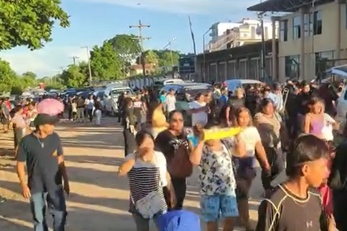 Tragédia na Bolívia: 12 pessoas da mesma família são veladas e enterradas após acidente de van