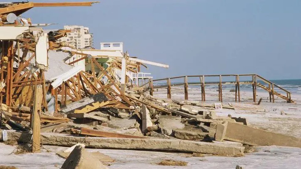 Os danos causados pelos ventos intensos são consideráveis, mas a água traz o impacto mais mortal dos furacões — Foto: Getty Images