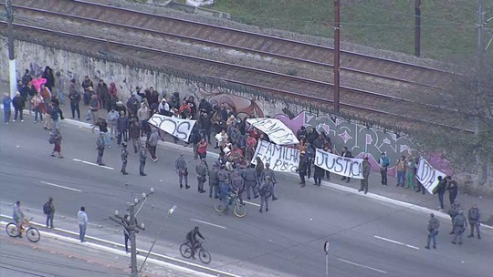 Protesto por moradia afeta circulação da Linha 12-Safira da CPTM em SP