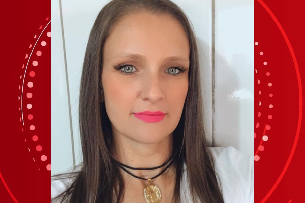 
Mulher é assassinada na frente da filha pelo ex-companheiro enquanto saía da igreja no Paraná, diz delegado