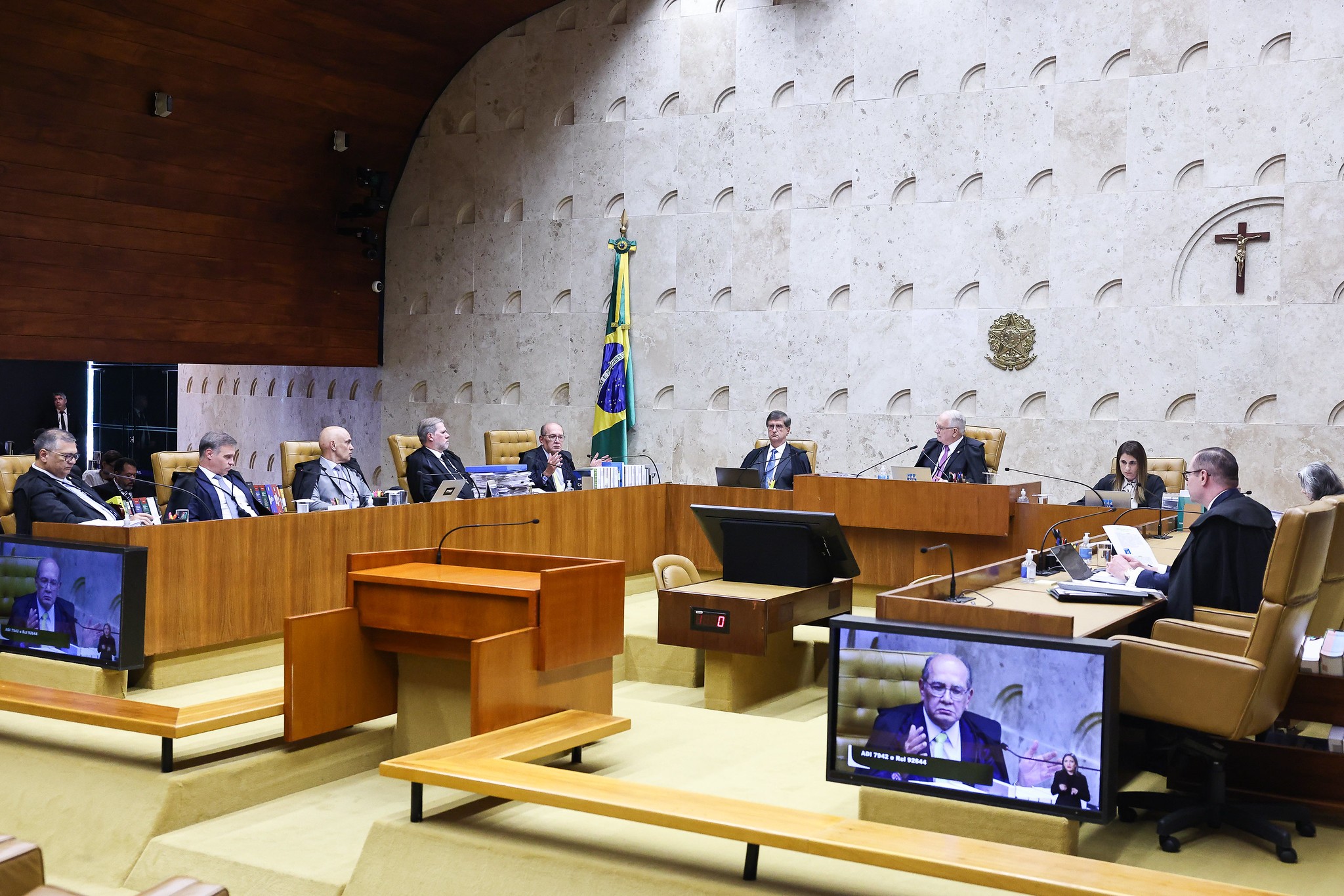 STF derruba exigência de idade mínima para aposentadoria especial de quem