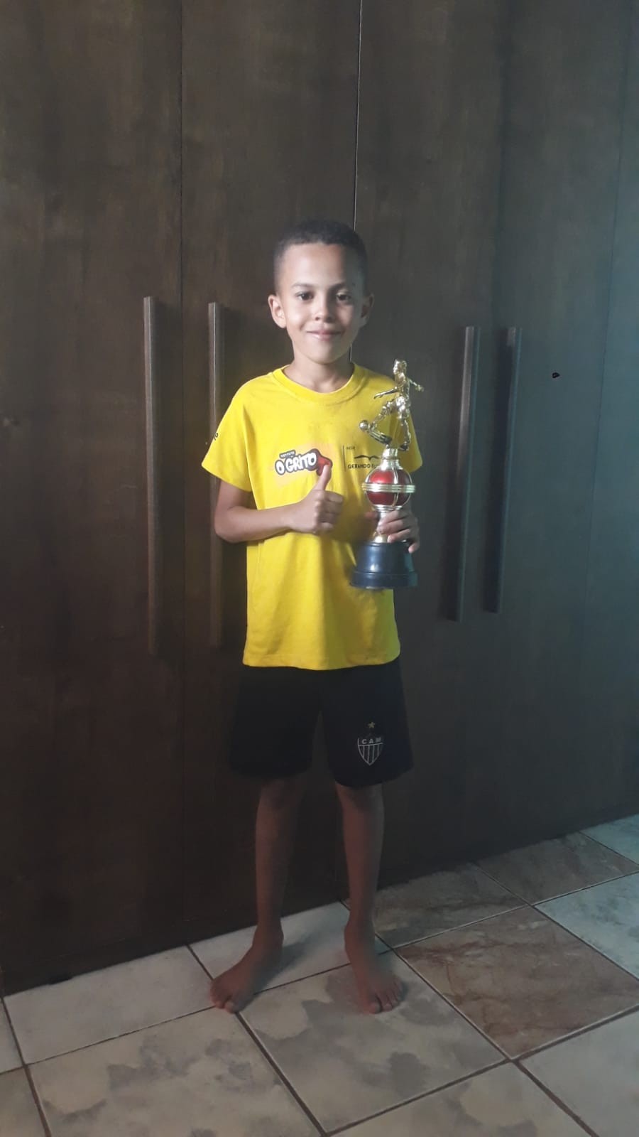 Criança que acompanhava mãe no trabalho é atacada por pitbull e socorrida em estado grave