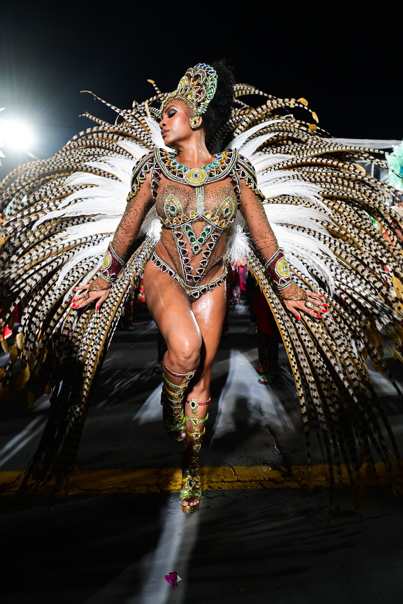 FOTOS: veja as fantasias das rainhas de bateria no 1º dia de carnaval em São Paulo