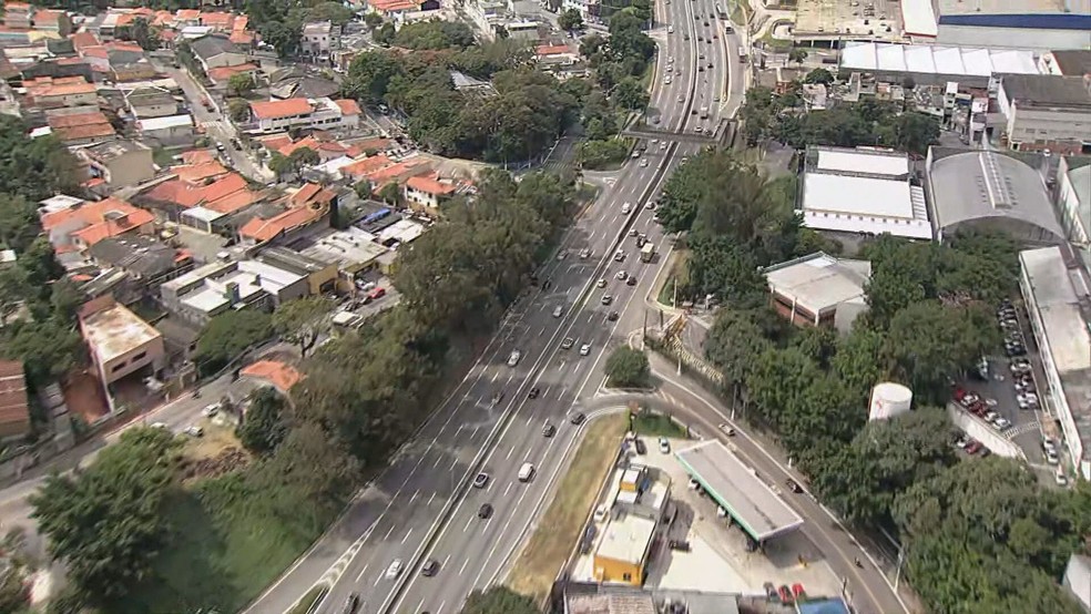 Rodovia Raposo Tavares entre São Paulo e Cotia — Foto: TV Globo
