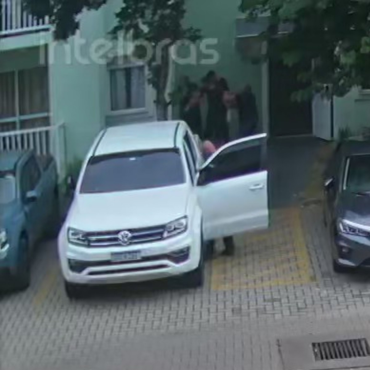 VÍDEO: cumprimento de mandado termina com oficial de Justiça agredido e roubo de caminhonete em Hortolândia