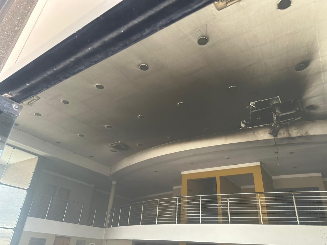 Incêndio atinge Teatro Municipal de Mossoró