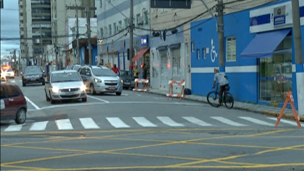 Canteiro central da rua Olegário Paiva, em Mogi, é aberto para mudanças de  trânsito na região do Shangai, Mogi das Cruzes e Suzano