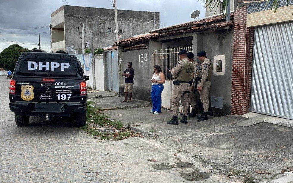 Crime aconteceu no bairro Mangabeira na manhã desta quinta-feira (26). — Foto: Iago Santana/TV Subaé