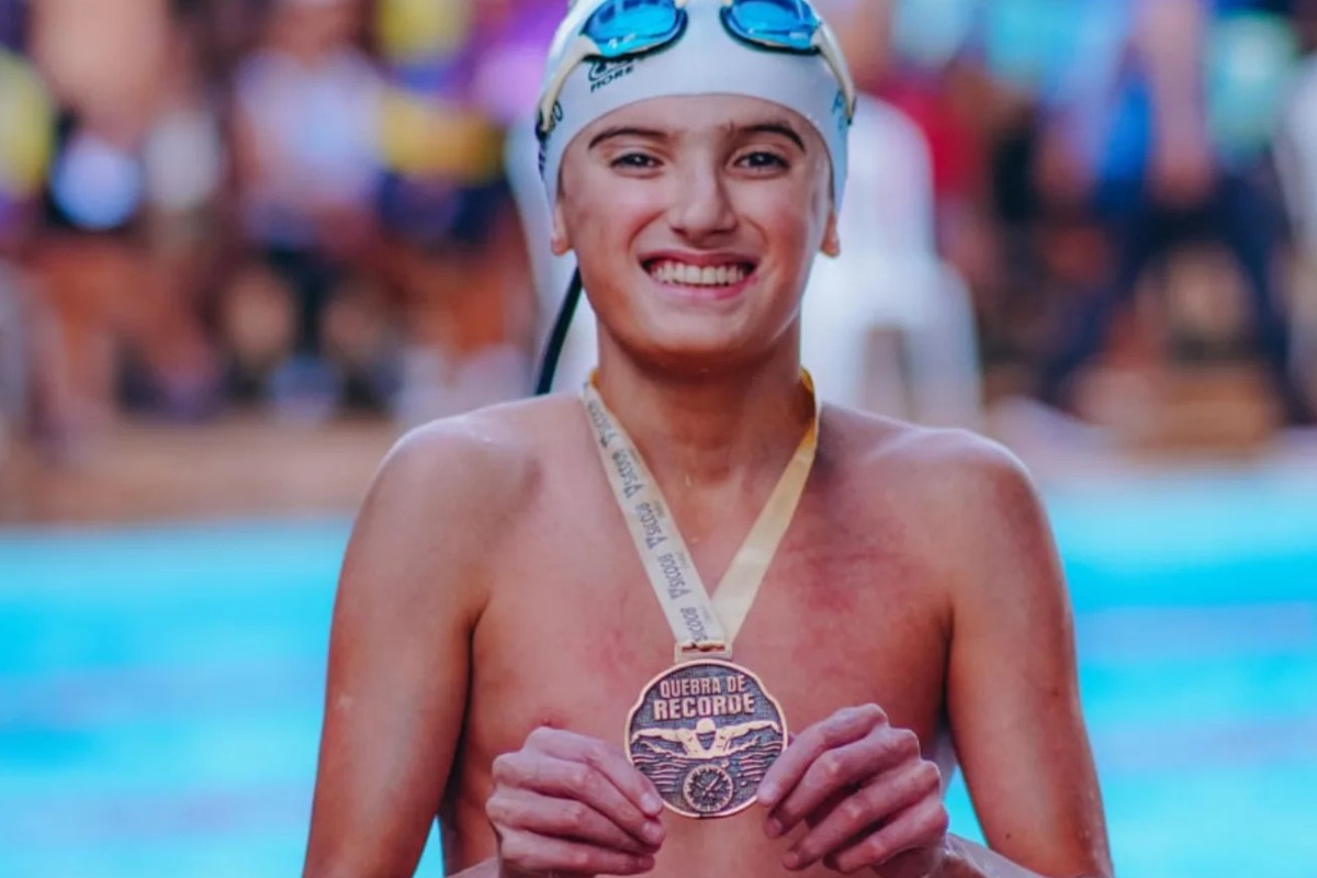 Campeão de natação de 13 anos morre após sentir fortes dores em MT