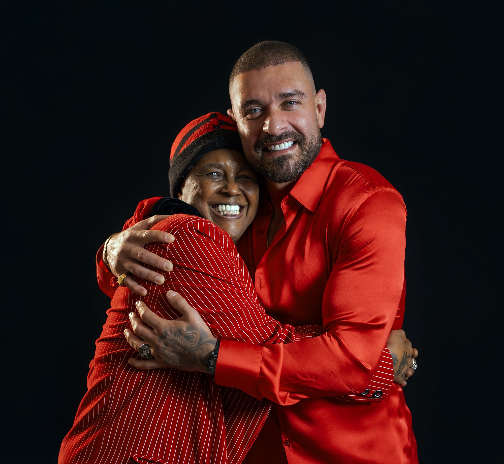 Diogo Nogueira transita entre amores sagrados e profanos em álbum que inclui feat romântico com Sandra de Sá