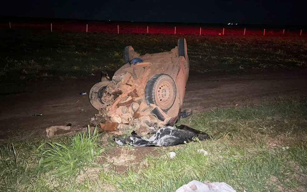 Uma pessoa morreu após batida entre três veículo na BR-242, na região de Luís Eduardo Magalhães, no oeste da Bahia — Foto: Marlon Ferraz/Blog Braga