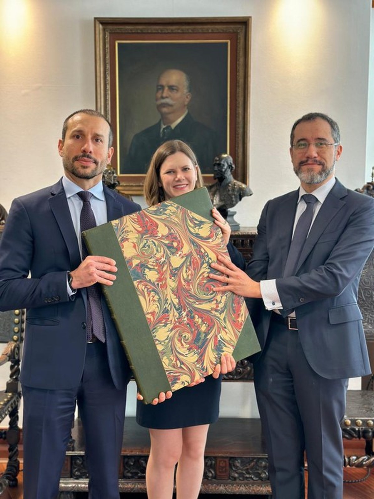 PF recupera, em Londres, livro de 1823 furtado de museu no Pará há 16 anos