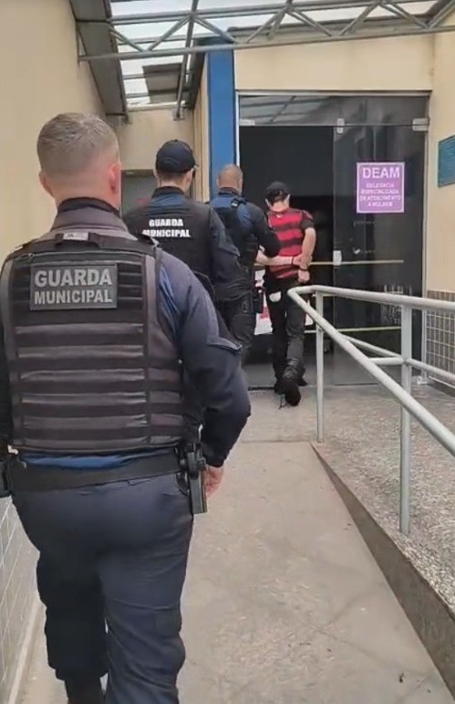 Adolescente denuncia agressão contra a mãe em Volta Redonda