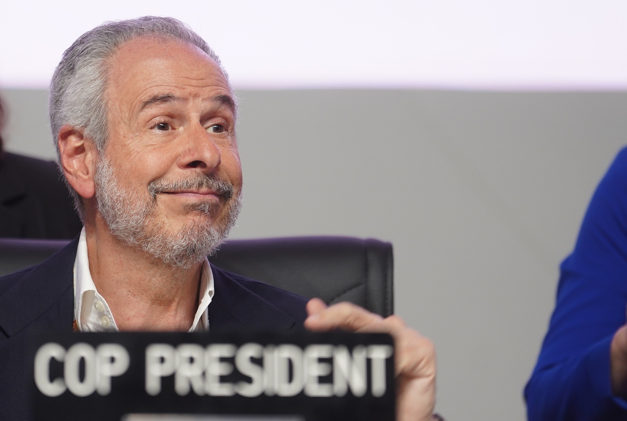 COP30 aprova acordos sem 'mapa do caminho' e com meta de triplicar financiamento; plenária é suspensa