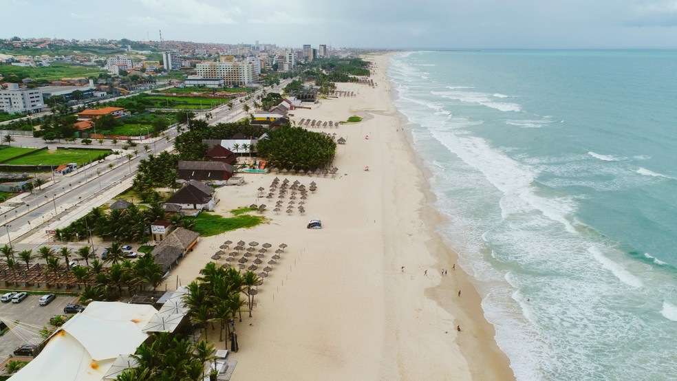 Barracas da Praia do Futuro recebem 3,5 milhões de visitantes por ano. — Foto: Nilton Alves/SVM