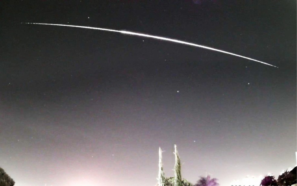 Meteoro cruza o céu de Goiânia, em Goiás — Foto: Reprodução / Arquivo de Pedro Augusto Castro