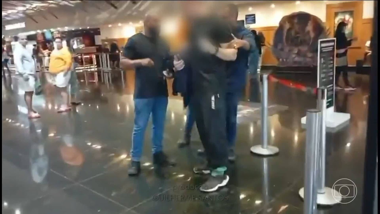 Homem que marcou encontro com adolescente cai em flagrante; mãe se passou pela filha em mensagens e acionou polícia 