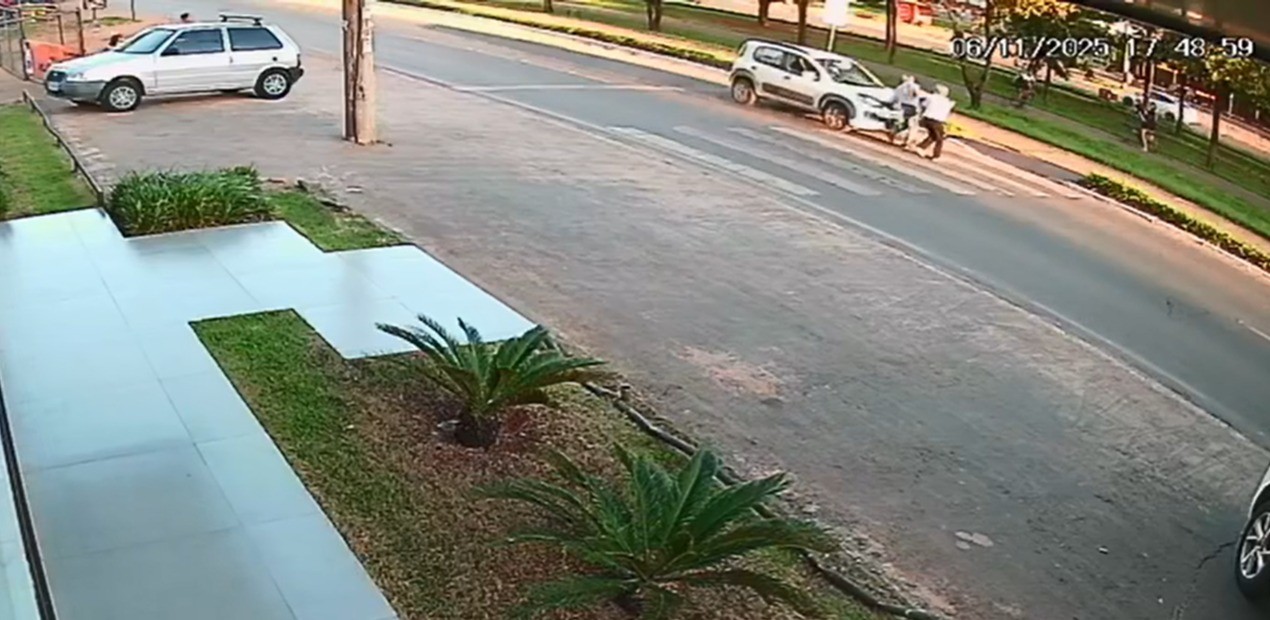 VÍDEO: casal de idosos é atropelado ao atravessar faixa de pedestres no DF