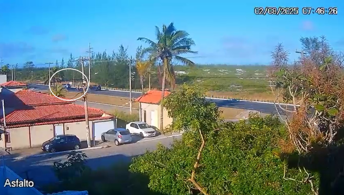 Jovem morre em batida entre moto e carro na RJ-140, entre Cabo Frio e Arraial do Cabo