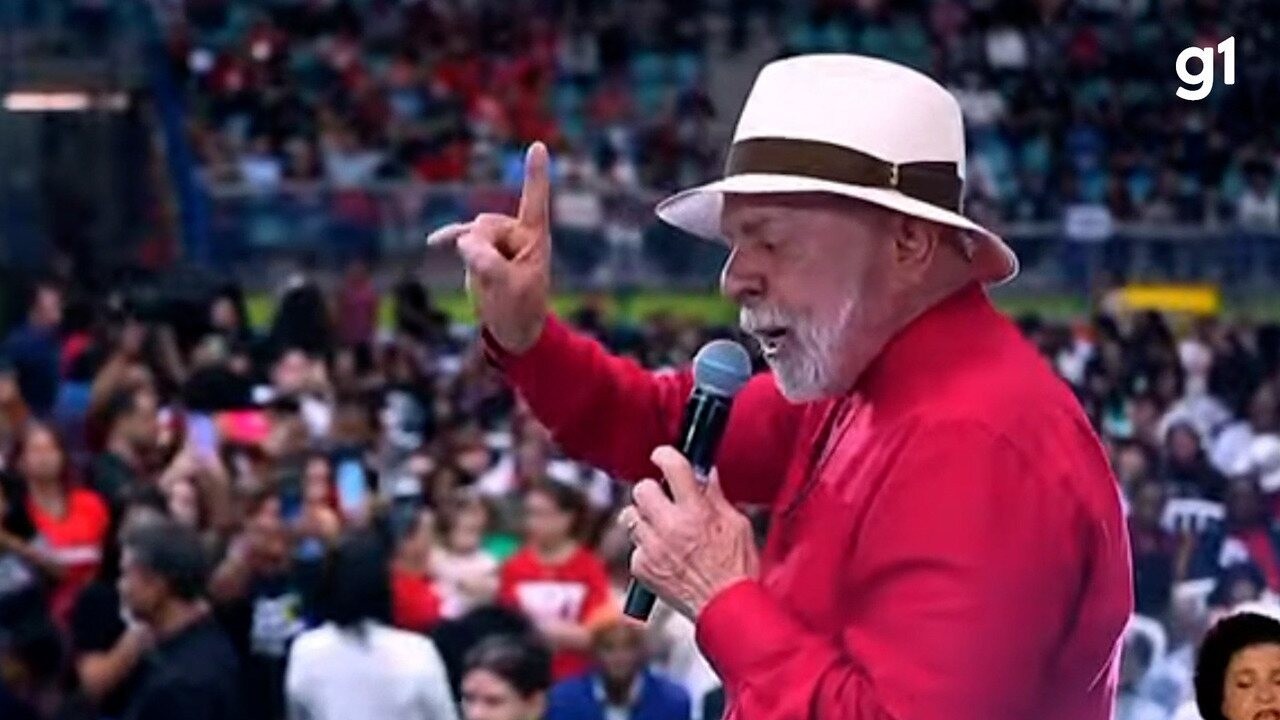 Lula diz a estudantes que espera que 'nunca mais um presidente de outro país ouse falar grosso com o Brasil'