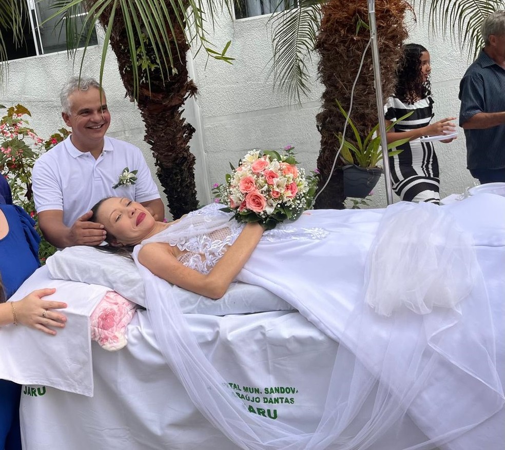 Noiva se casa em hospital de Jaru, RO — Foto: Arquivo Pessoal/Família