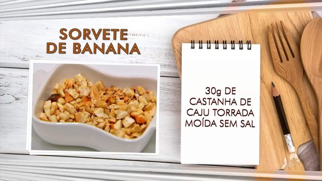 Aprenda a fazer sorvete de banana com farofa de castanha