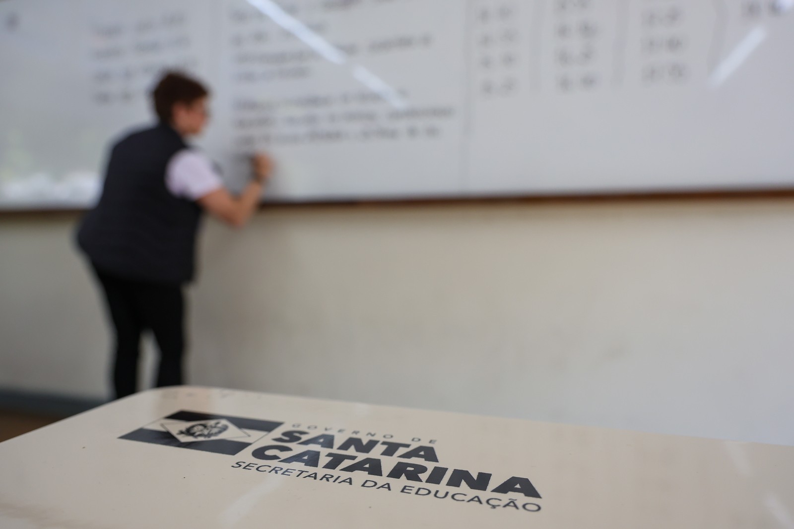 Santa Catarina Abre Concurso com 10 Mil Vagas na Educação e Salários de Até R$ 11,5 Mil
