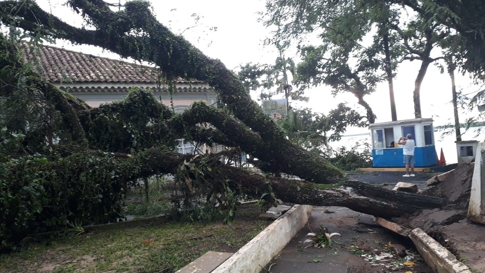 Esportes e ginástica - Cananéia, São Paulo