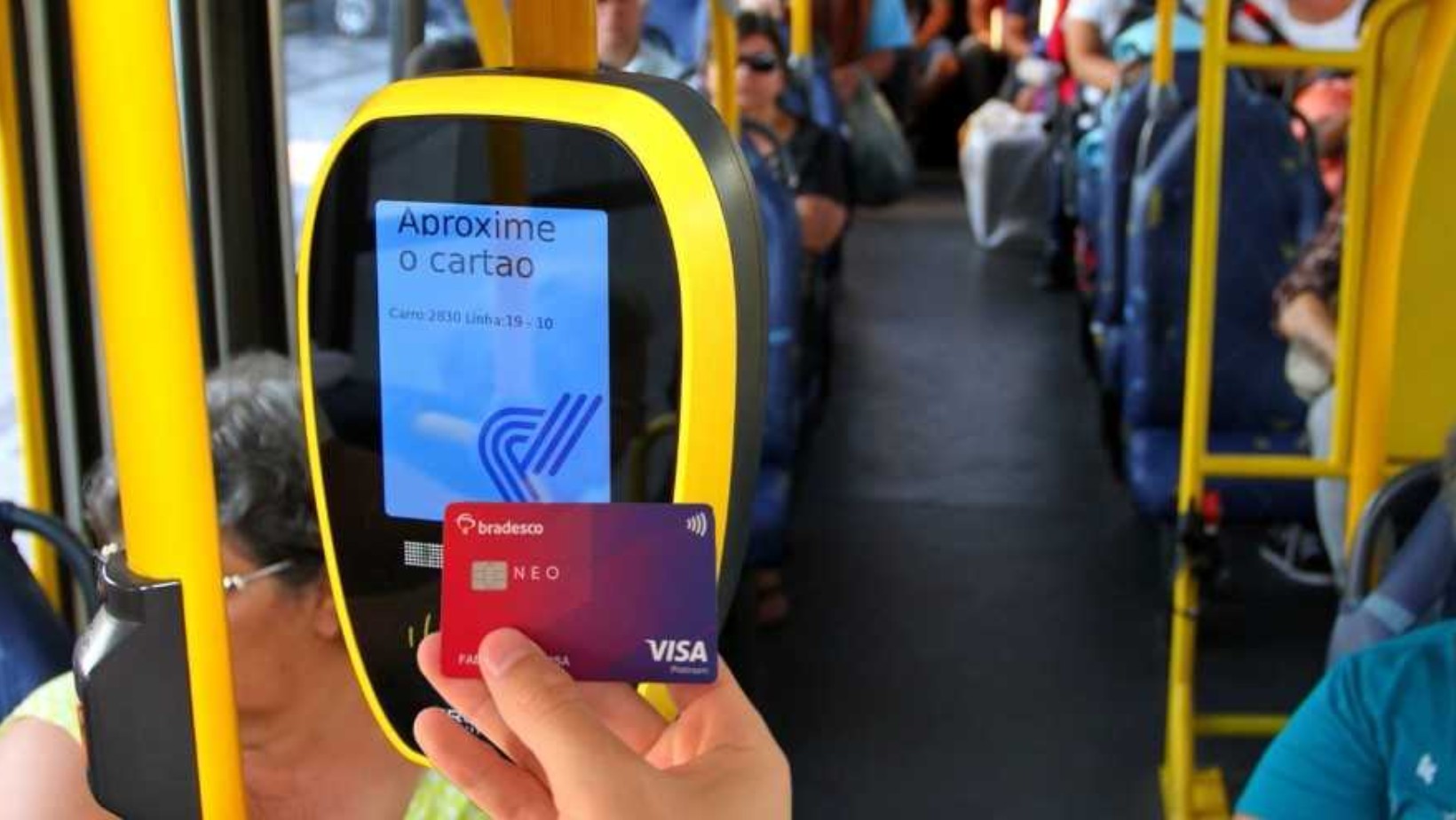 Ônibus do transporte público passam a aceitar pagamento com cartão de crédito e débito na catraca em Jacareí