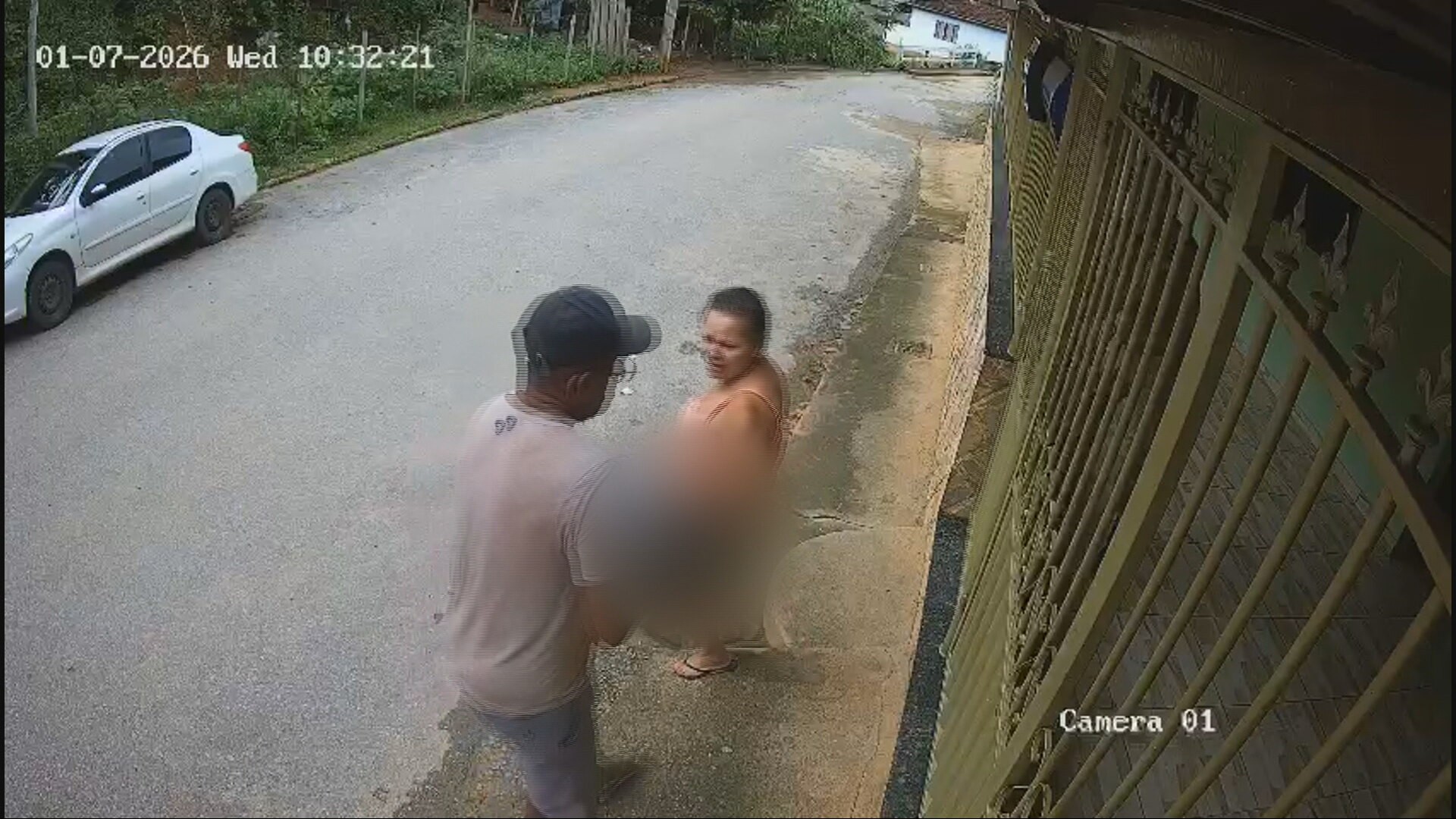 Criança de 2 anos engasga e é socorrida por PM após mãe pedir ajuda em quartel no interior de MG; VÍDEO