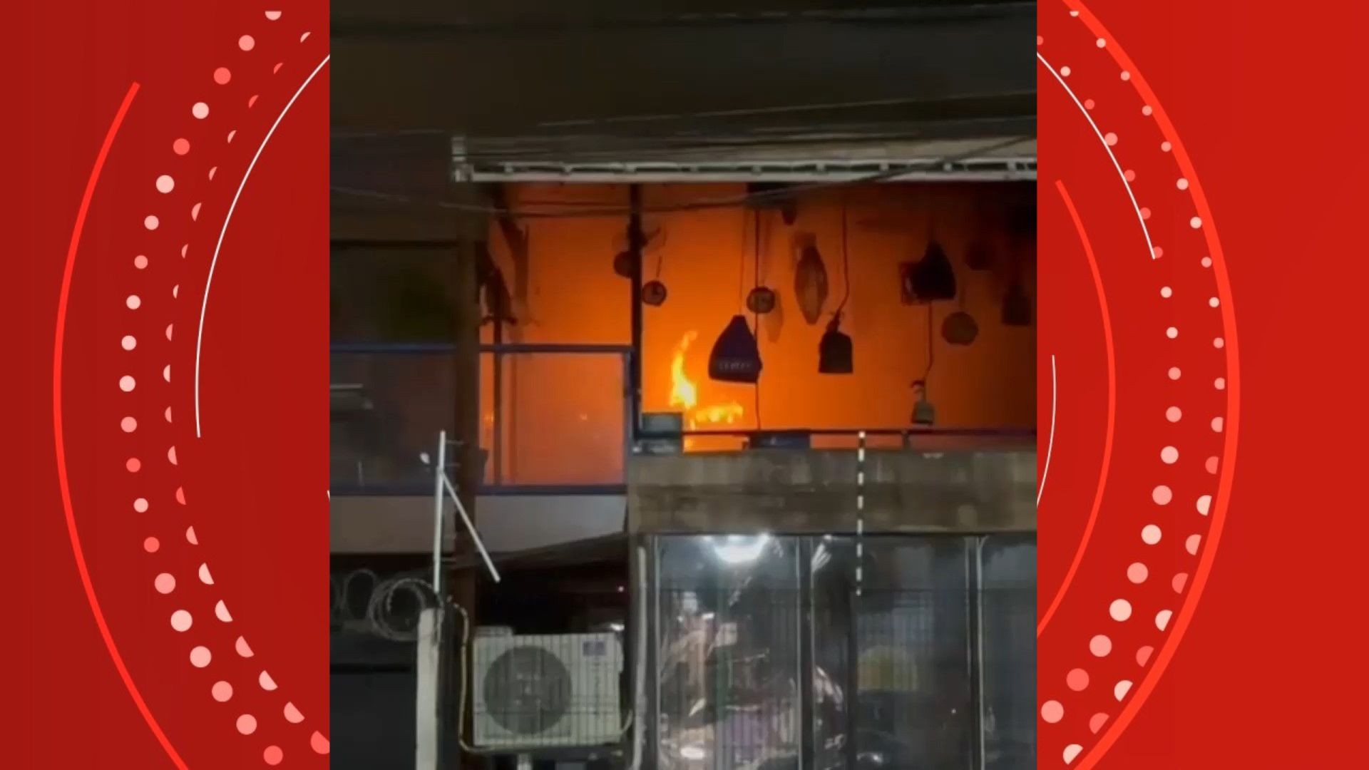 VÍDEO: complexo de restaurantes pega fogo no ES e moradores tentam apagar chamas até a chegada dos bombeiros 
