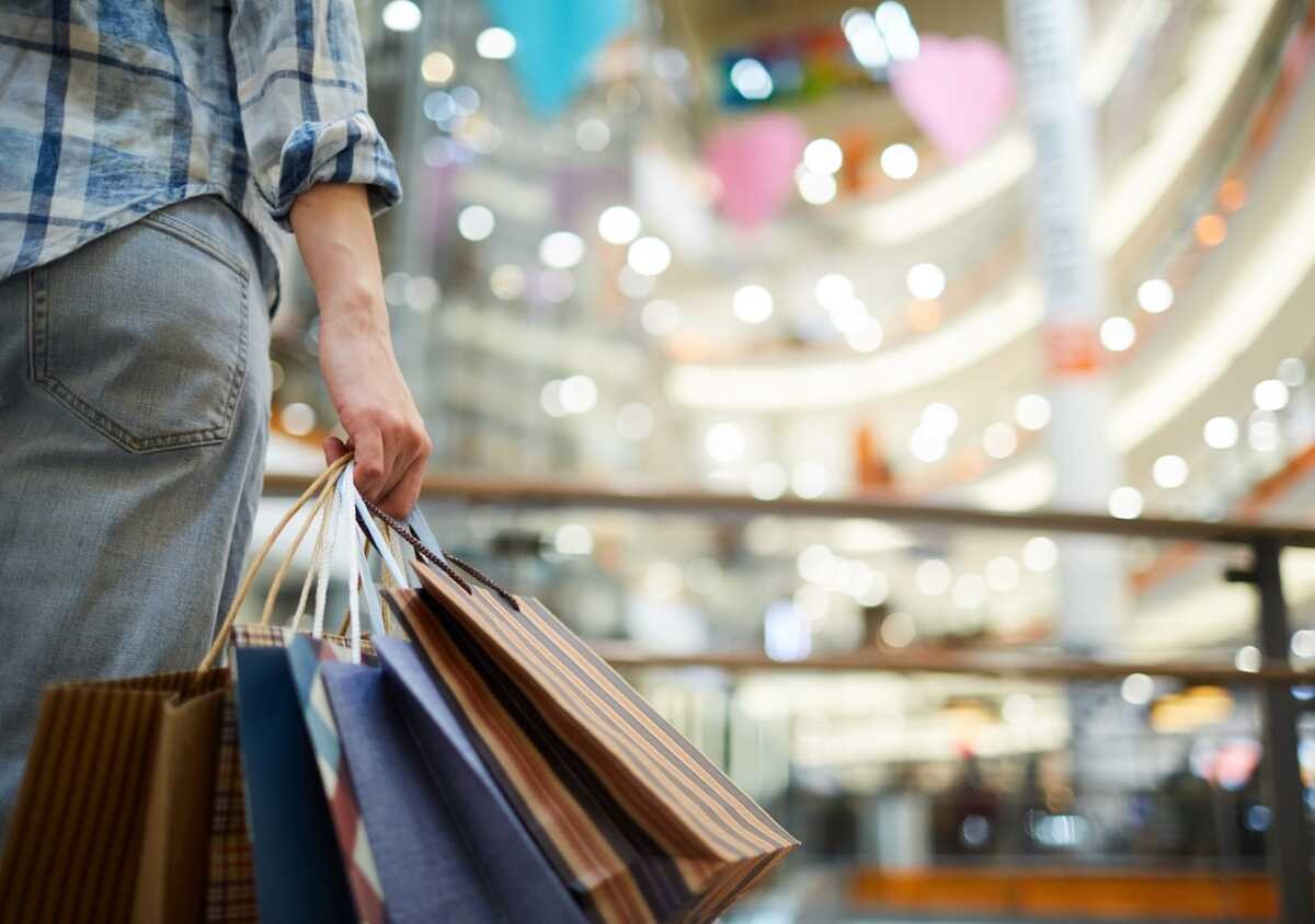 Mais de 90% dos consumidores pretendem comprar presentes no Natal, aponta Fecomércio AM