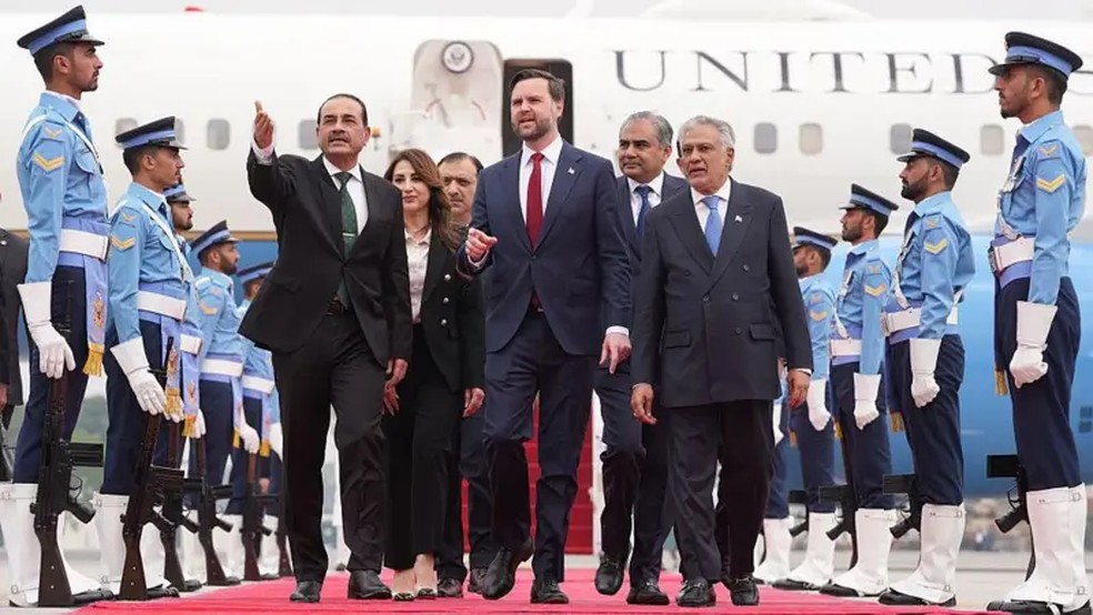 Apesar do fracasso das negociações no Paquistão, uma nova rodada de esforços diplomáticos pode já estar em andamento — Foto: Pool/Getty Images