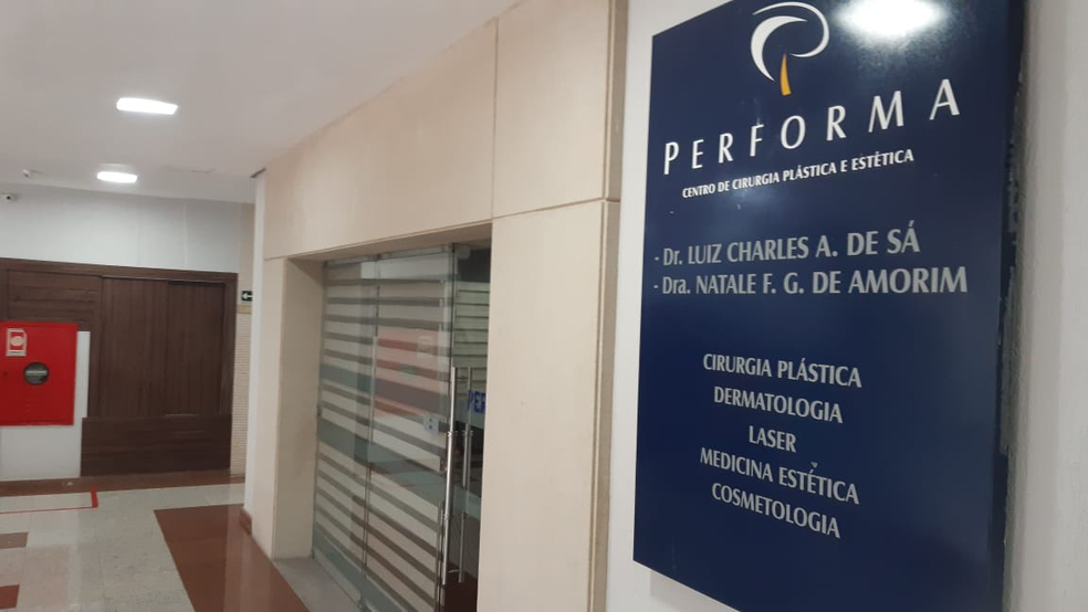 Cirurgiã plástica Natale Gontijo mantinha clínica em sociedade com o marido em Natal — Foto: Sérgio Henrique Santos/Inter TV Cabugi