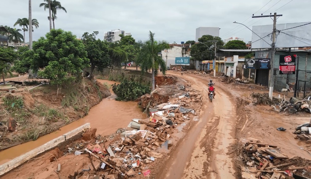 Auxílio de R$ 7,3 mil: famílias de Juiz de Fora e Ubá começam a receber benefício; saiba como confirmar dados