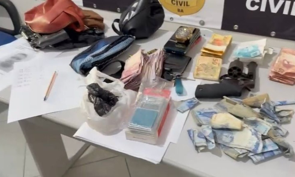 O objetivo da ação foi o combate ao tráfico de drogas e também os casos relacionados aos homicídios — Foto: PC-BA